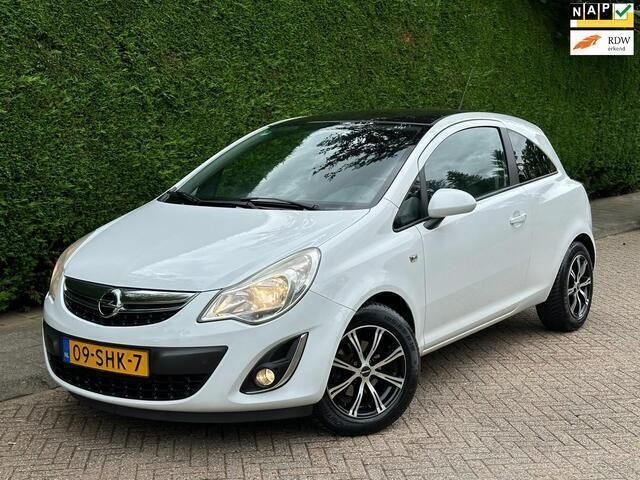 Wit Gebruikt 2011 Opel Corsa Color Edition Hatchback | € 3.800 (Iets duurder) - Afbeelding 1/4