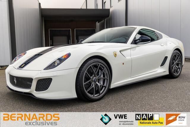 Grijs, metallic lak Gebruikt 2011 Ferrari 599 Coupé | € 999.950 - Afbeelding 1/4