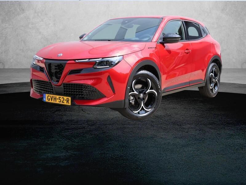 Rood Gebruikt 2024 Alfa Romeo Junior Edizione Speciale SUV | € 33.920 (Iets duurder) - Afbeelding 1/3