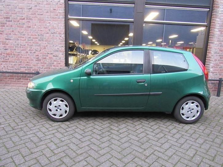 Gebruikt 2000 Fiat Punto | € 1.500 (Iets duurder) - Afbeelding 1/4