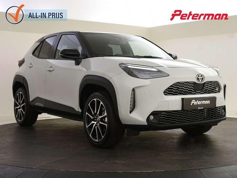 Wit, metallic lak Gebruikt 2023 Toyota Yaris Cross Sport SUV | € 31.499 (Eerlijke prijs) - Afbeelding 1/4