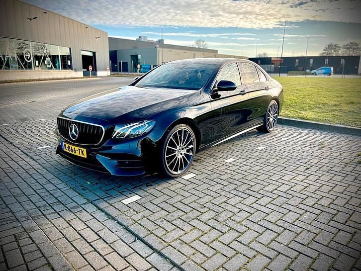 Gebruikt 2017 Mercedes E220 AMG | € 19.950 (Super prijs) - Afbeelding 1/4