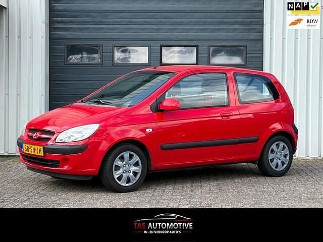 Rood Occasion 2006 Hyundai Getz Active Hatchback | € 1.600 (Eerlijke prijs) - Afbeelding 1/4