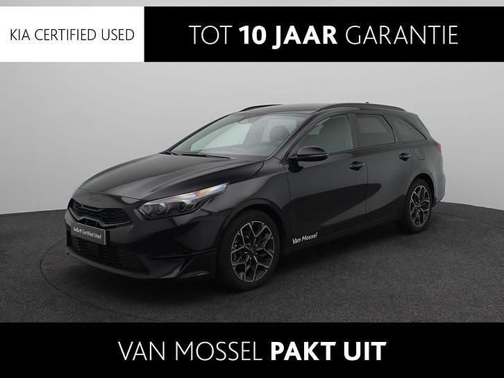 Zwart, metallic lak Gebruikt 2025 Kia Ceed Sportswagon Stationwagen | € 34.240 - Afbeelding 1/2