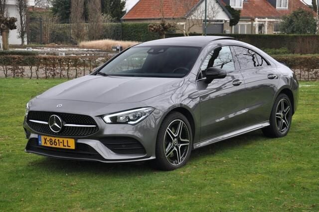 Grijs Gebruikt 2020 Mercedes E250 AMG line Sedan | € 33.950 (Duur) - Afbeelding 1/4