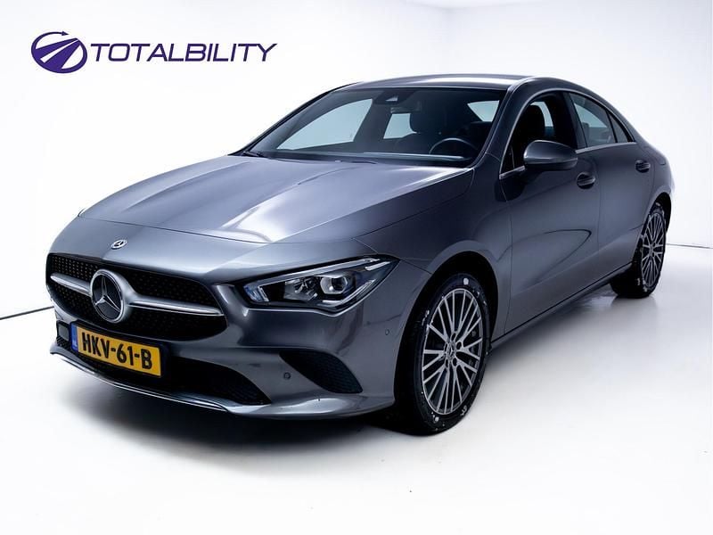 Grijs Gebruikt 2022 Mercedes CLA250 Business Sedan | € 29.950 (Super prijs) - Afbeelding 1/4