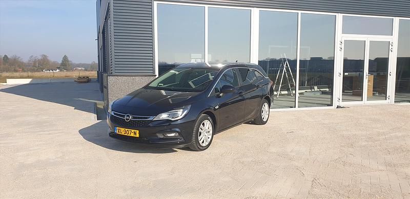 Blauw Gebruikt 2019 Opel Astra Edition Stationwagen | € 12.250 (Duur) - Afbeelding 1/4