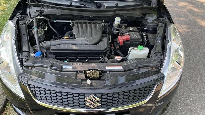 Zwart Gebruikt 2011 Suzuki Swift Comfort Hatchback | € 8.000 (Goede deal) - Afbeelding 1/4