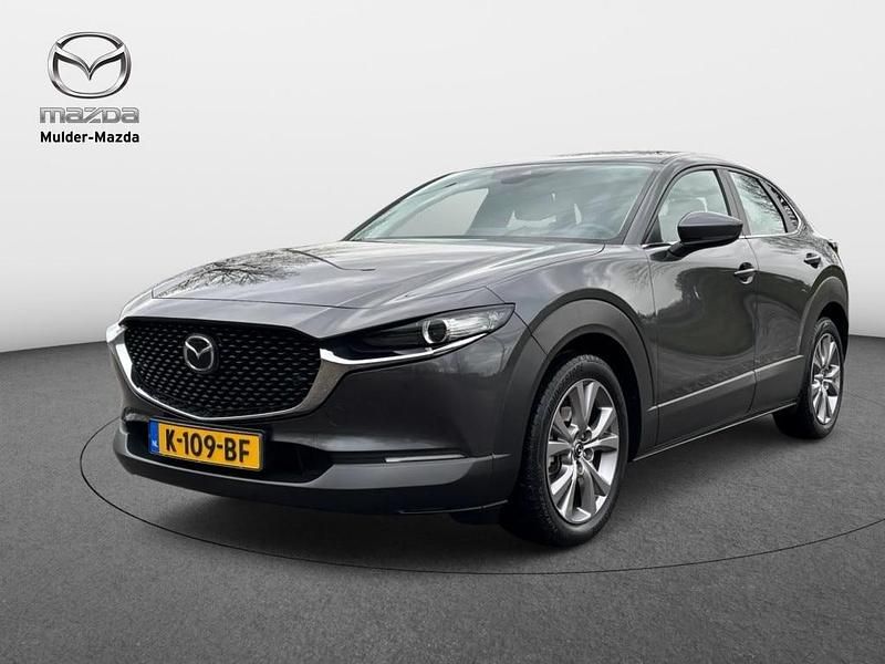 Machine gray (grijs metallic) Occasion 2020 Mazda CX-30 Comfort SUV | € 21.950 (Eerlijke prijs) - Afbeelding 1/3