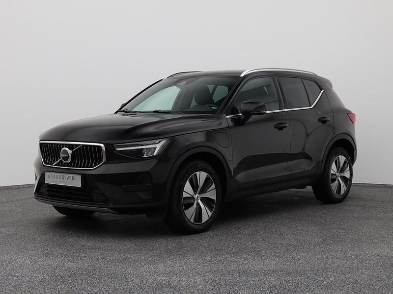 Zwart Gebruikt 2022 Volvo XC40 Inscription SUV | € 24.400 (Super prijs) - Afbeelding 1/4