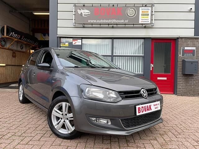 Grijs Gebruikt 2013 VW Polo Highline Hatchback | € 6.750 (Goede deal) - Afbeelding 1/4