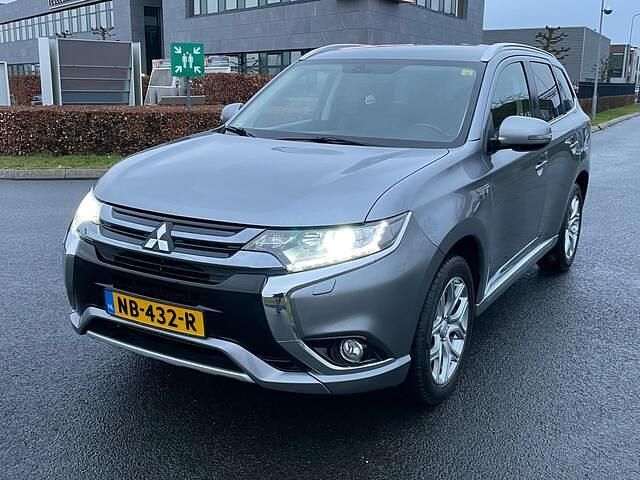 Occasion Mitsubishi Outlander 121 PK (88 kW) 2016 Grijs SUV