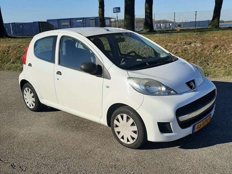 Wit Gebruikt 2011 Peugeot 107 Hatchback | € 1.950 (Goede deal) - Afbeelding 1/4