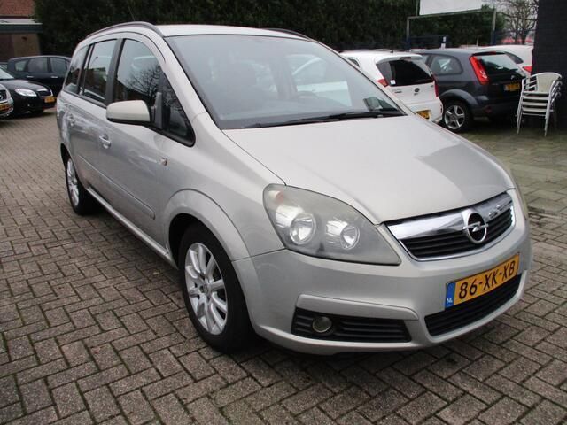 Grijs Gebruikt 2007 Opel Zafira MPV | € 1.999 (Eerlijke prijs) - Afbeelding 1/4