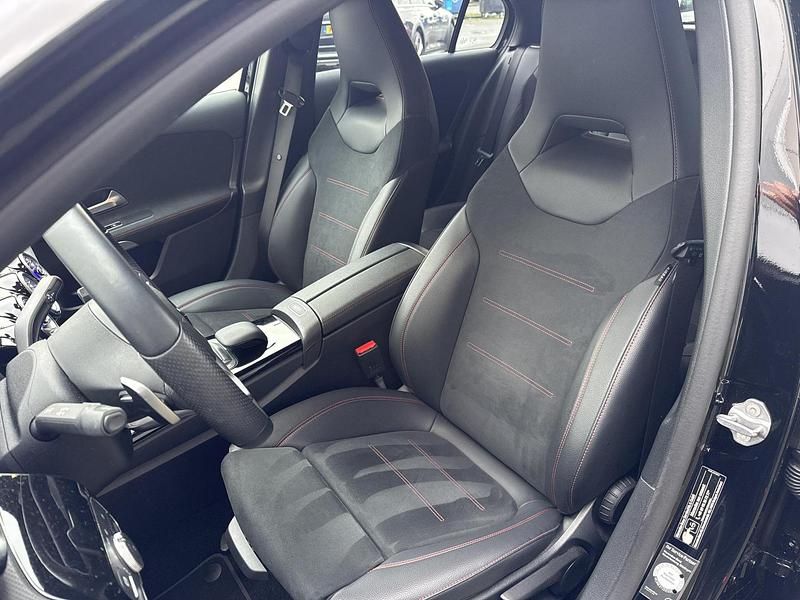 Occasion Mercedes A200 AMG line 2023 Zwart Hatchback