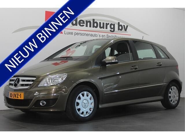 Bruin Gebruikt 2009 Mercedes B160 MPV | € 9.945 (Duur) - Afbeelding 1/4