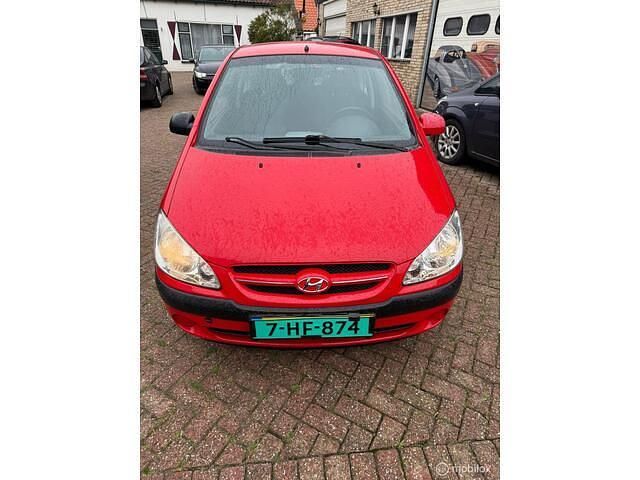 Rood Gebruikt 2007 Hyundai Getz Active Hatchback | € 350 (Goede deal) - Afbeelding 1/4