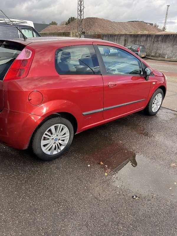 Occasion Fiat Punto 77 PK (56 kW) 2006 Rood MPV
