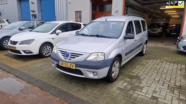 Grijs (metallic) Occasion 2007 Dacia Logan MCV Lauréate MPV | € 1.450 (Eerlijke prijs) - Afbeelding 1/4