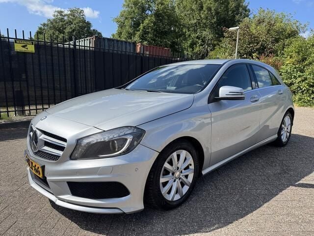 Grijs Gebruikt 2013 Mercedes A180 Hatchback | € 8.950 (Eerlijke prijs) - Afbeelding 1/4