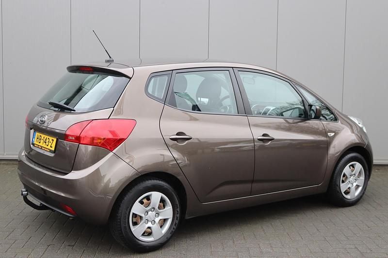 Occasion Kia Venga Comfort 90 PK (66 kW) 2015 Bruin Hatchback