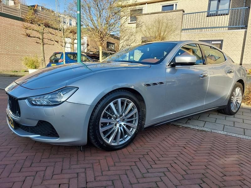 Grijs, metallic lak Gebruikt 2014 Maserati Ghibli Coupé | € 29.950 (Goede deal) - Afbeelding 1/4
