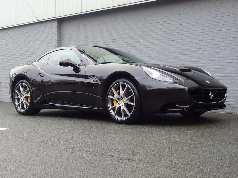 Zwart Occasion 2010 Ferrari California Cabriolet | € 89.700 - Afbeelding 1/4
