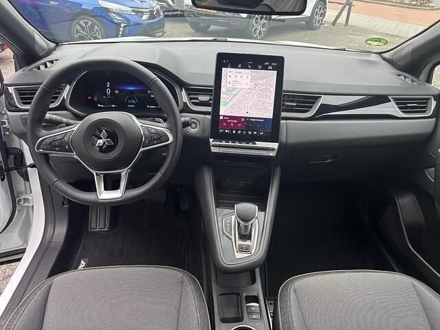 Occasion Mitsubishi ASX Edition 158 PK (116 kW) 2025 Twotone crystal white (qnc) & black (gne) SUV