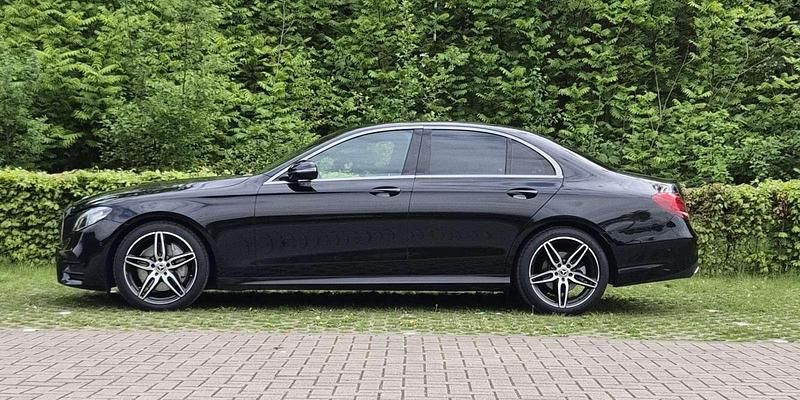 Zwart Gebruikt 2017 Mercedes E200 Business Sedan | € 26.900 (Super prijs) - Afbeelding 1/4