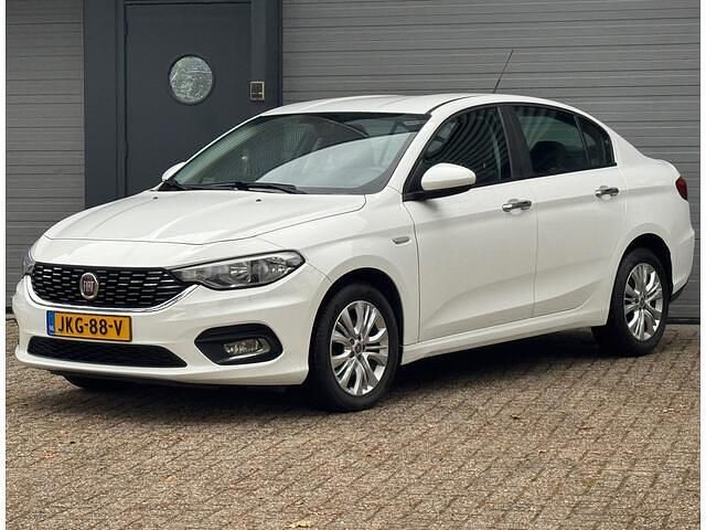 Wit Gebruikt 2018 Fiat Tipo Pop Sedan | € 7.500 (Eerlijke prijs) - Afbeelding 1/4