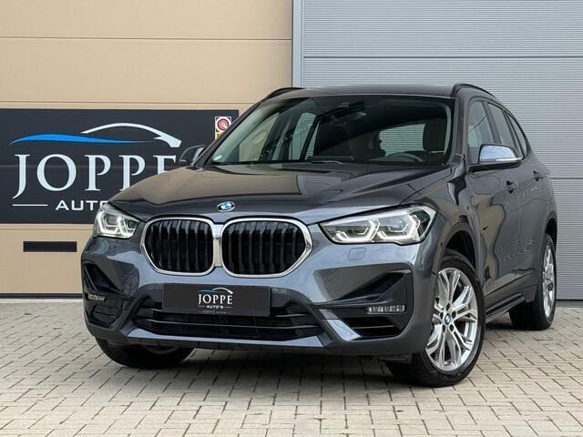 Grijs Gebruikt 2020 BMW X1 Executive SUV | € 33.850 (Eerlijke prijs) - Afbeelding 1/4