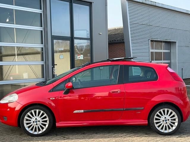 Occasion Fiat Grande Punto 2006 Rood Hatchback