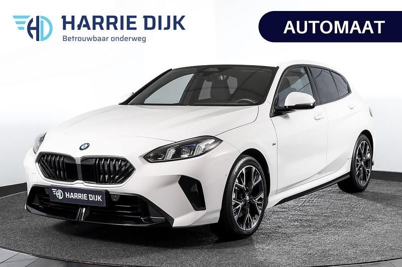 Wit Gebruikt 2025 BMW 120 M Sport Hatchback | € 35.995 (Eerlijke prijs) - Afbeelding 1/3