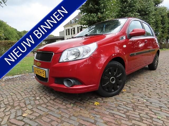 Rood Gebruikt 2009 Chevrolet Aveo LS Hatchback | € 1.499 (Eerlijke prijs) - Afbeelding 1/4