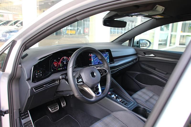Occasion VW Golf VIII GTE 245 PK (180 kW) 2022 Zilver Hatchback