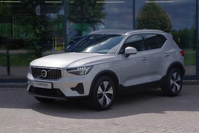 Zilver Gebruikt 2022 Volvo XC40 Core SUV | € 31.450 (Goede deal) - Afbeelding 1/4