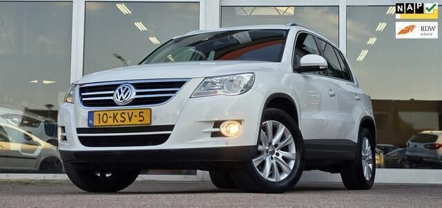 Wit Gebruikt 2010 VW Tiguan Sport SUV | € 9.444 (Eerlijke prijs) - Afbeelding 1/4