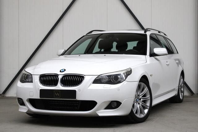 Wit Gebruikt 2009 BMW 523 M Sport Stationwagen | € 13.999 - Afbeelding 1/3