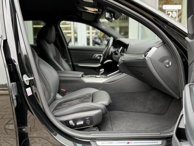 Zwart Gebruikt 2020 BMW 330 Executive Stationwagen | € 33.900 (Eerlijke prijs) - Afbeelding 1/1