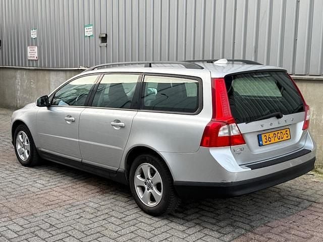 Occasion Volvo V70 Momentum 136 PK (100 kW) 2010 Grijs Stationwagen