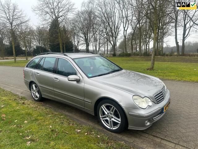 Grijs Gebruikt 2005 Mercedes C200 Avantgarde Stationwagen | € 2.250 (Eerlijke prijs) - Afbeelding 1/4