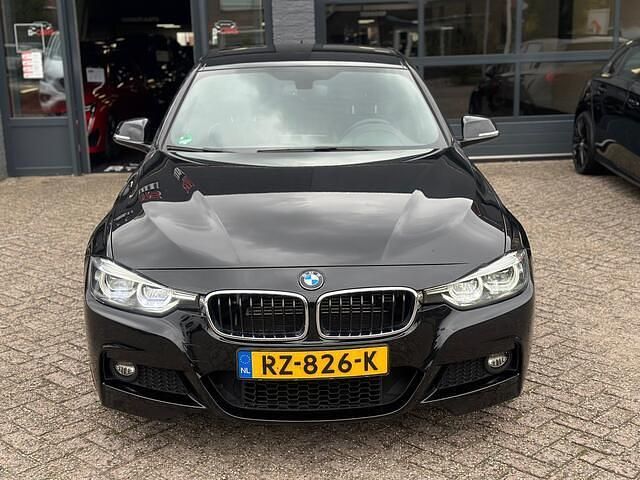 Occasion BMW 330 Executive 184 PK (135 kW) 2018 Zwart Sedan