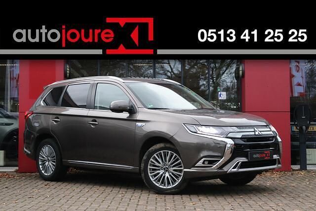 Bruin Gebruikt 2019 Mitsubishi Outlander Intense+ SUV | € 18.950 - Afbeelding 1/3