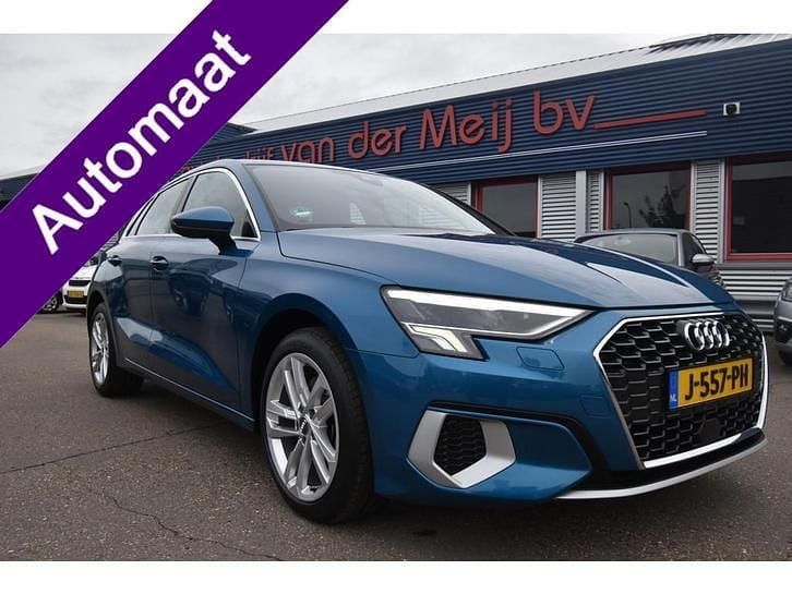 Blauw Occasion 2020 Audi A3 Business Hatchback | € 20.500 (Goede deal) - Afbeelding 1/4