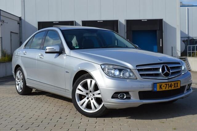 Grijs (metallic) Gebruikt 2010 Mercedes C180 Avantgarde Sedan | € 5.995 (Super prijs) - Afbeelding 1/4