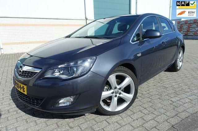 Blauw Gebruikt 2010 Opel Astra Sport Hatchback | € 4.995 (Eerlijke prijs) - Afbeelding 1/4