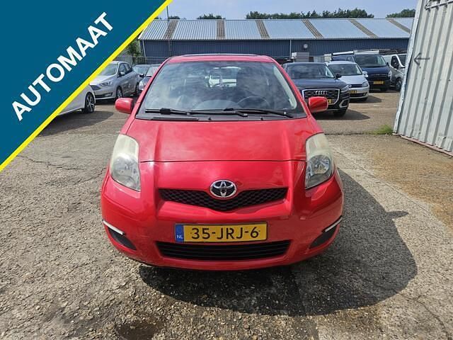 Rood Gebruikt 2009 Toyota Yaris Hatchback | € 4.950 (Eerlijke prijs) - Afbeelding 1/4
