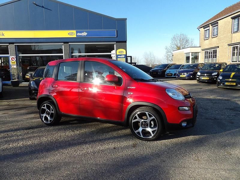 Occasion Fiat Panda Cross Cross 69 PK (50 kW) 2022 Rood Hatchback