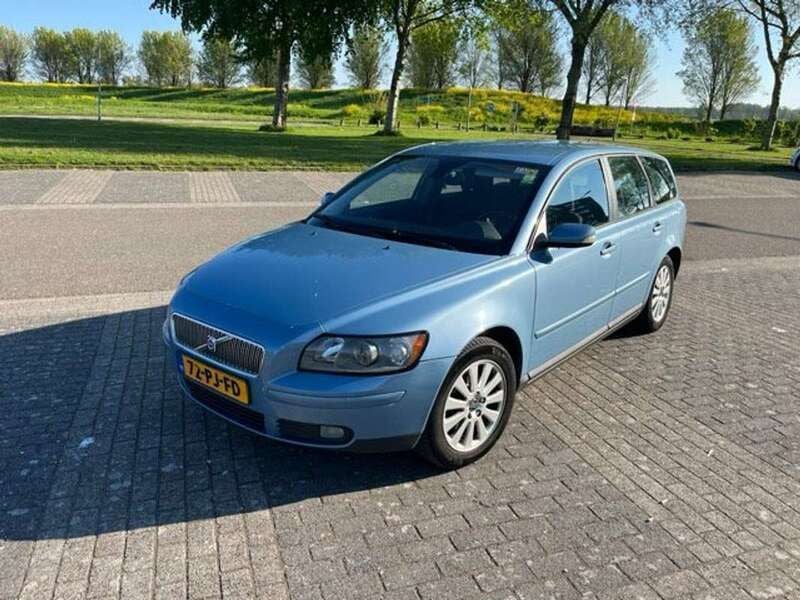 Blauw Gebruikt 2004 Volvo V50 Stationwagen | € 1.700 (Eerlijke prijs) - Afbeelding 1/4