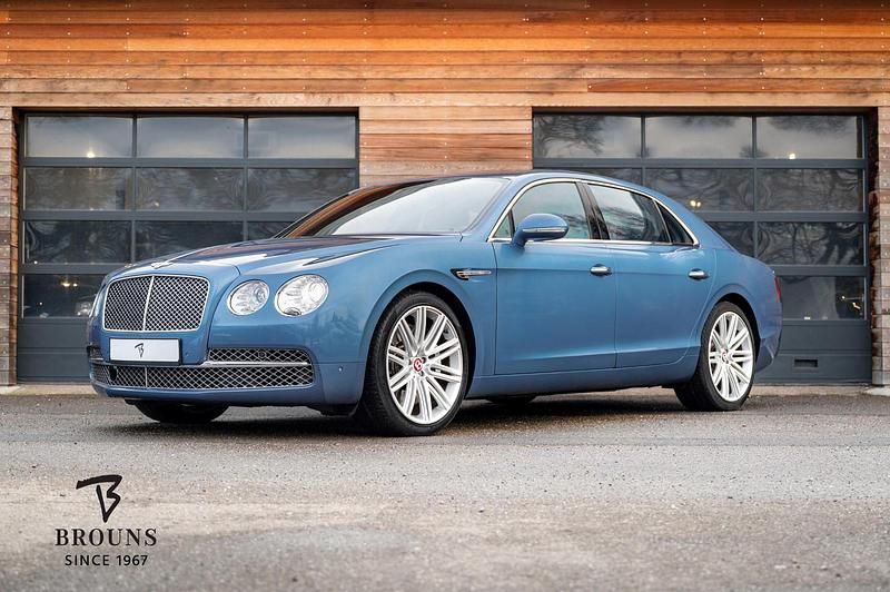 Blauw Occasion 2021 Bentley Flying Spur Sedan | € 77.950 - Afbeelding 1/4